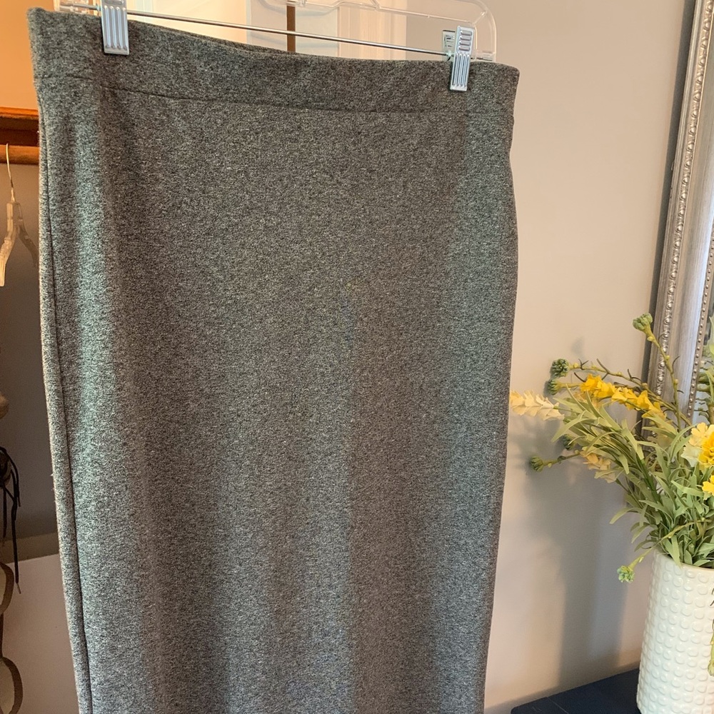 Grey pencil skirt